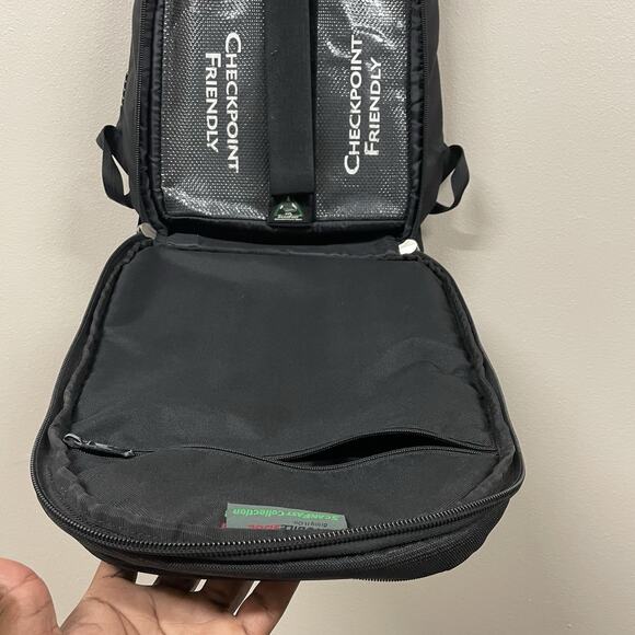 Mobile Edge ScanFast Backpack 2.0 Fits laptops up to 17.3″ & MacBooks up to 17" - Picture 8 of 11